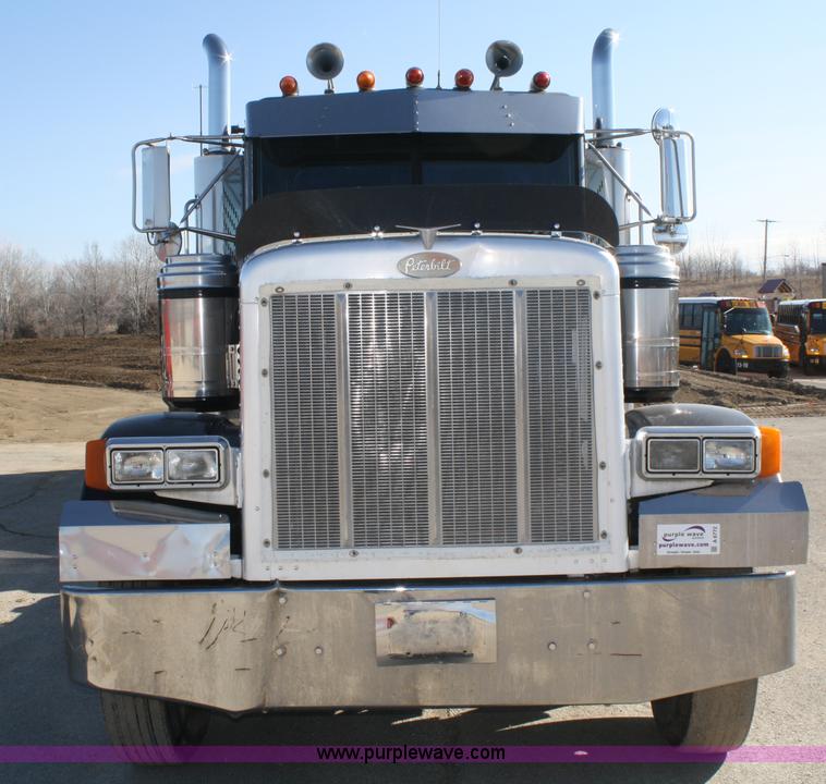 image for item A6772 1995 Peterbilt 378 semi