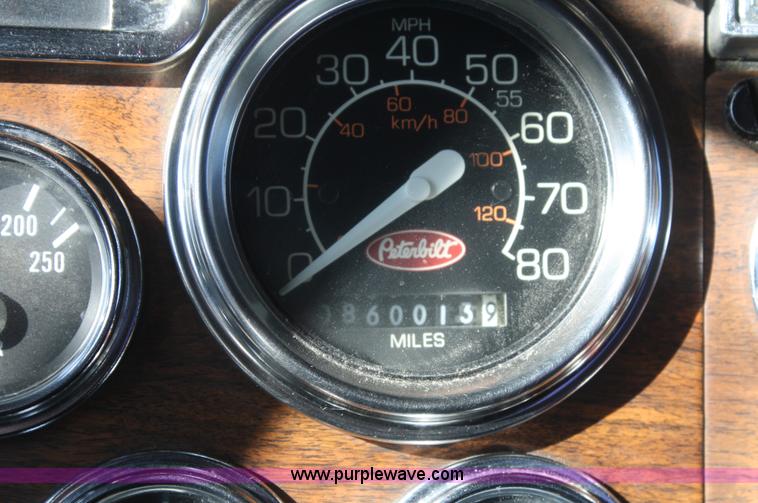 image for item A6772 1995 Peterbilt 378 semi