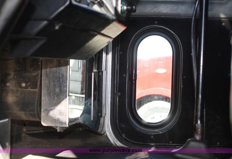 image for item A6772 1995 Peterbilt 378 semi