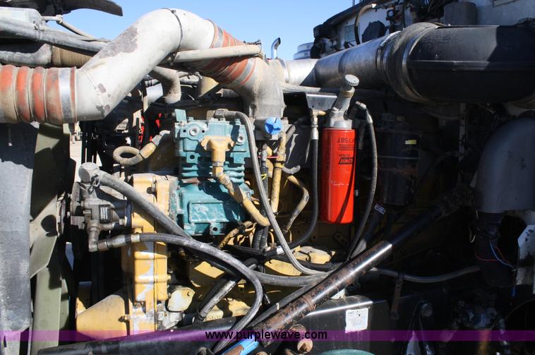 image for item A6772 1995 Peterbilt 378 semi