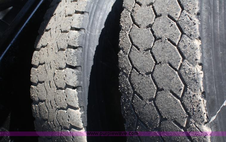 image for item A6772 1995 Peterbilt 378 semi