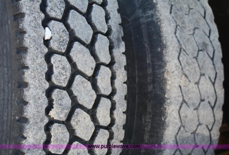 image for item A6772 1995 Peterbilt 378 semi