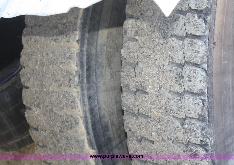 image for item A6772 1995 Peterbilt 378 semi