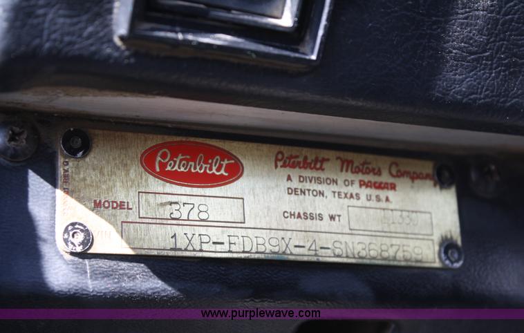 image for item A6772 1995 Peterbilt 378 semi