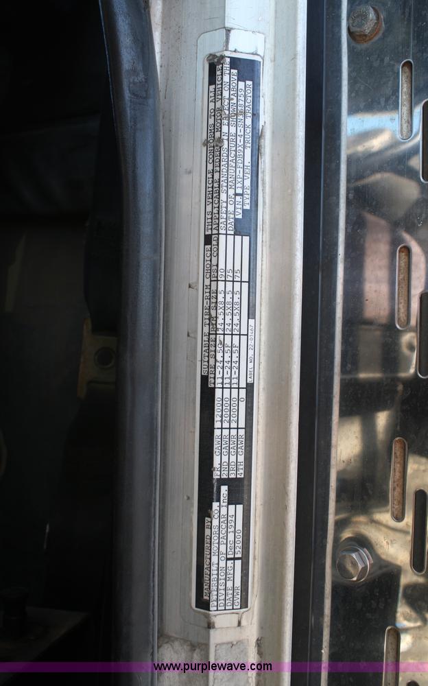 image for item A6772 1995 Peterbilt 378 semi