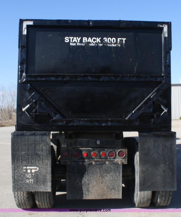 image for item A6773 1995 Clement 24' end dump trailer