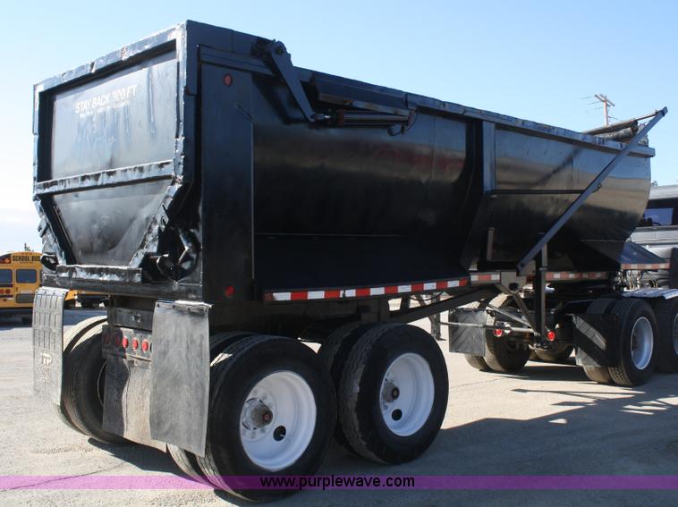 image for item A6773 1995 Clement 24' end dump trailer