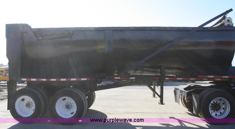image for item A6773 1995 Clement 24' end dump trailer