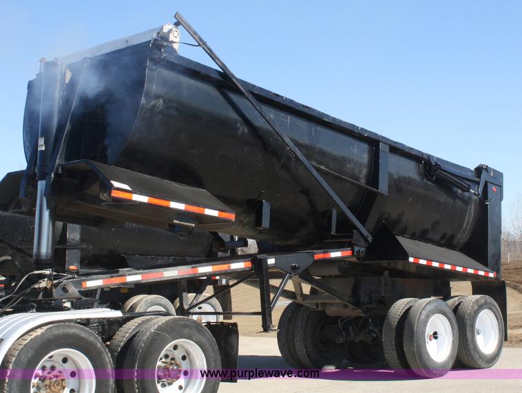 image for item A6773 1995 Clement 24' end dump trailer