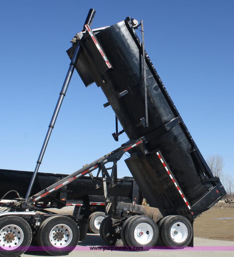 image for item A6773 1995 Clement 24' end dump trailer