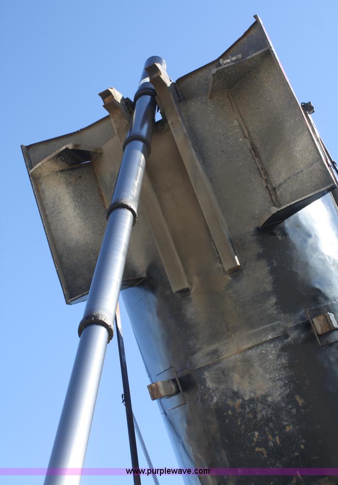 image for item A6773 1995 Clement 24' end dump trailer