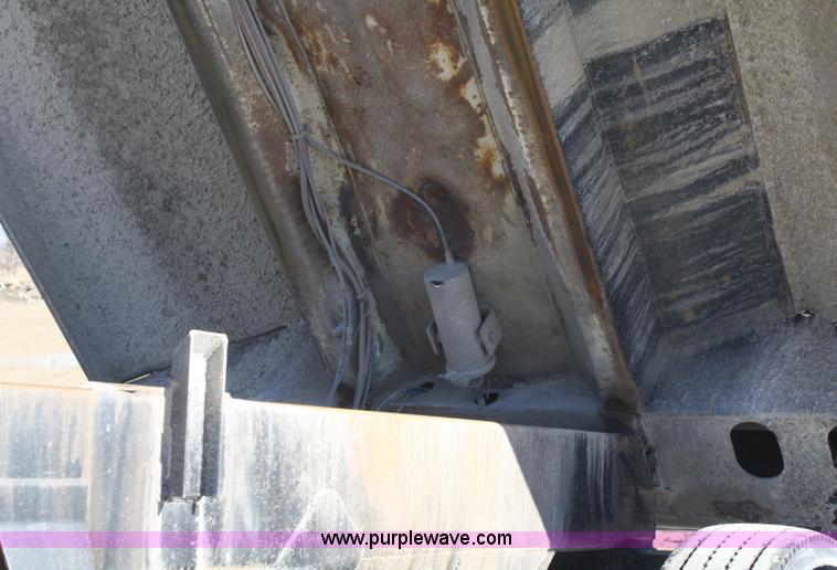 image for item A6773 1995 Clement 24' end dump trailer