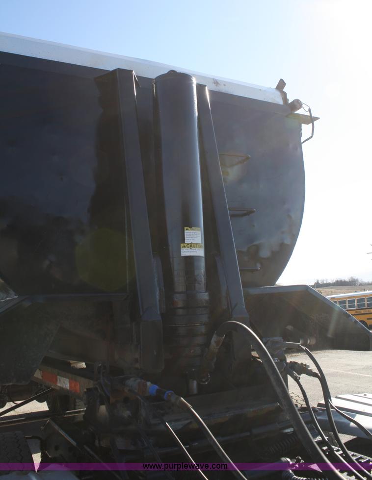 image for item A6773 1995 Clement 24' end dump trailer