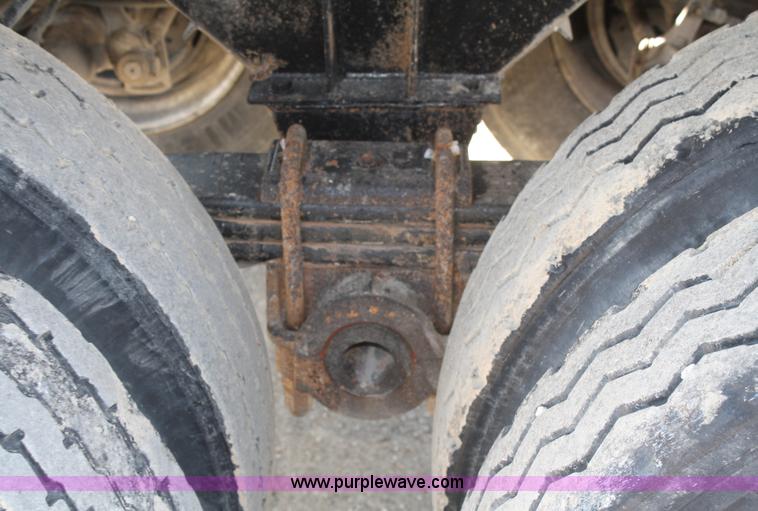 image for item A6773 1995 Clement 24' end dump trailer