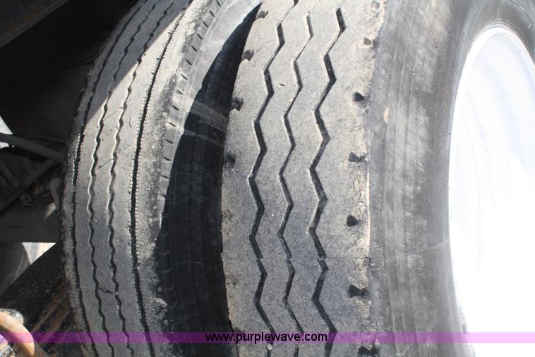 image for item A6773 1995 Clement 24' end dump trailer