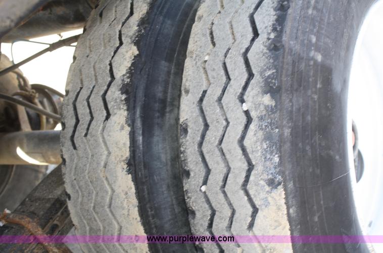 image for item A6773 1995 Clement 24' end dump trailer