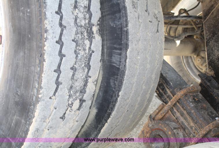 image for item A6773 1995 Clement 24' end dump trailer