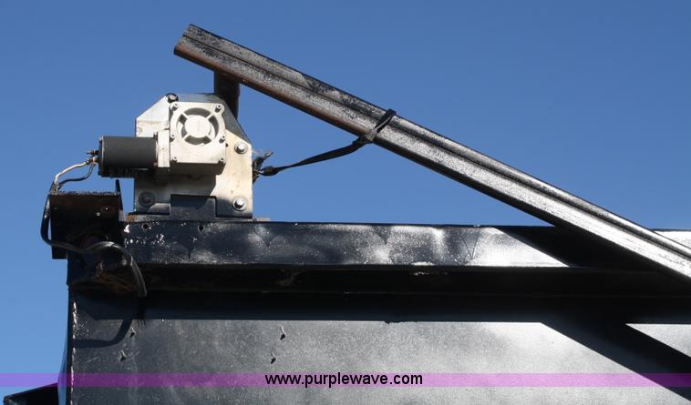 image for item A6773 1995 Clement 24' end dump trailer