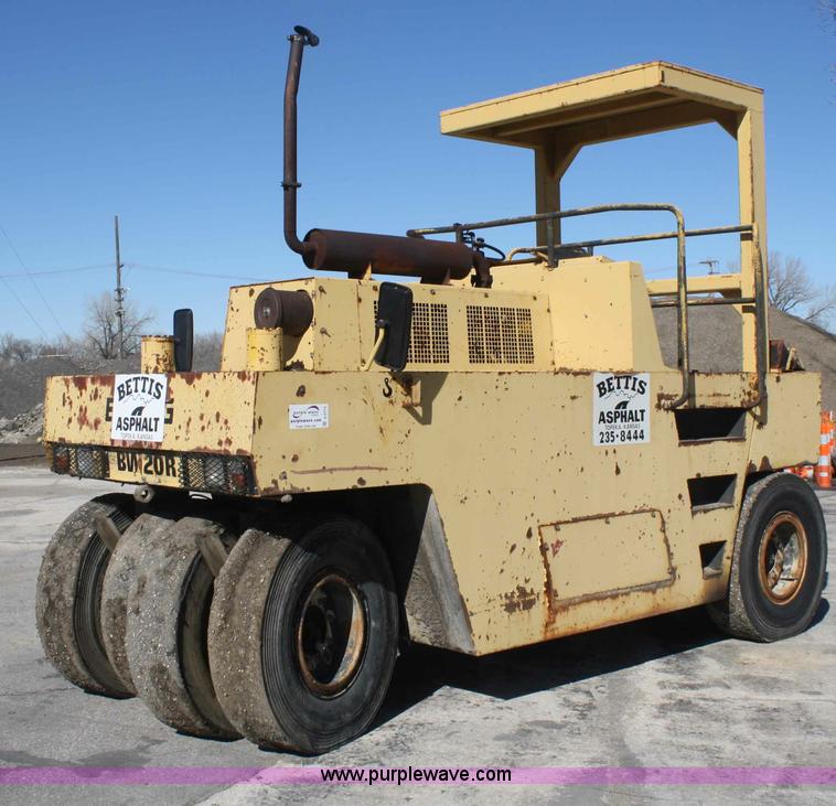 image for item A6775 1986 Bomag BW20R rubber tire roller