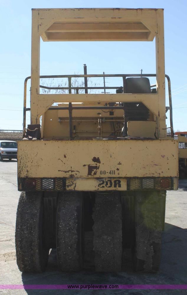 image for item A6775 1986 Bomag BW20R rubber tire roller