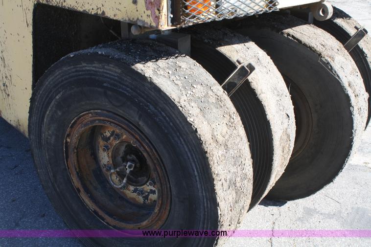 image for item A6775 1986 Bomag BW20R rubber tire roller