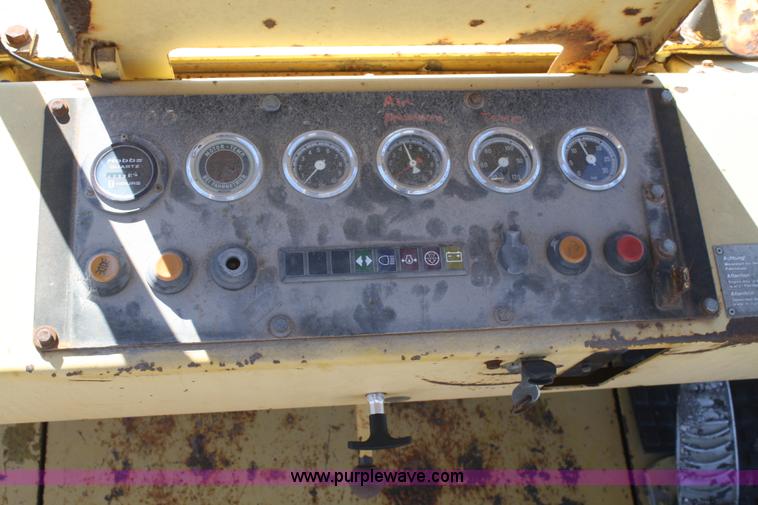 image for item A6775 1986 Bomag BW20R rubber tire roller