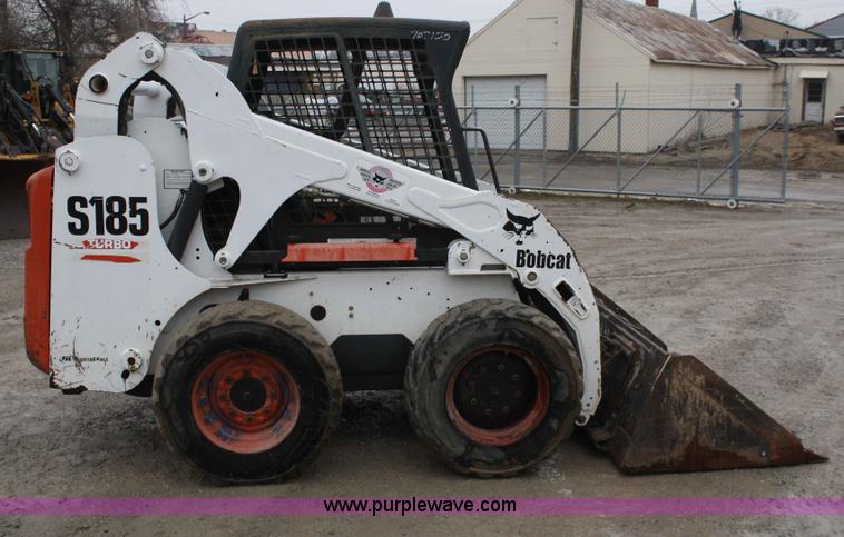 image for item A6983 2003 Bobcat S185 skid steer