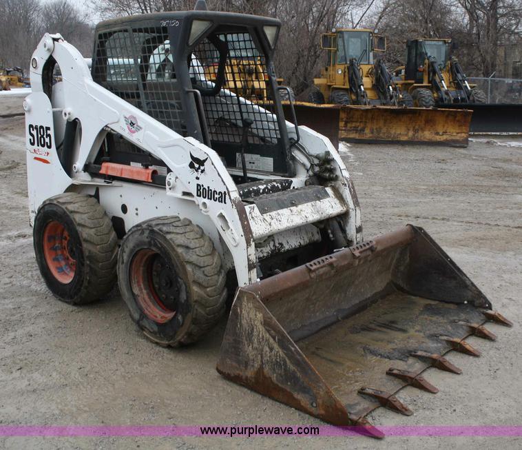 image for item A6983 2003 Bobcat S185 skid steer