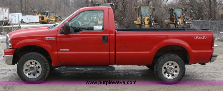 image for item A6985 2006 Ford F250 XLT Super Duty pickup truck