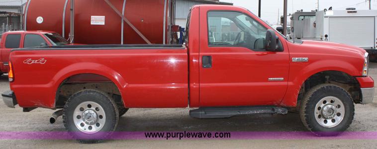 image for item A6985 2006 Ford F250 XLT Super Duty pickup truck