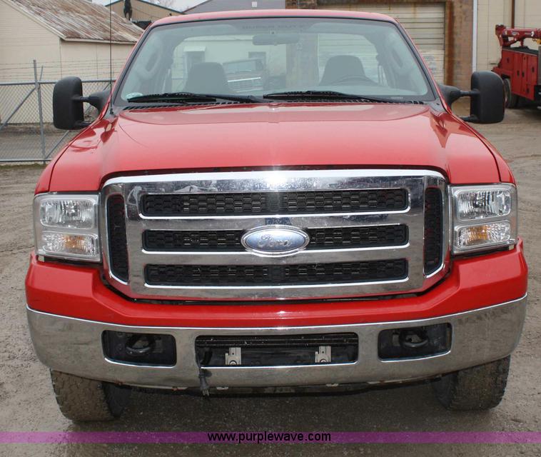image for item A6985 2006 Ford F250 XLT Super Duty pickup truck