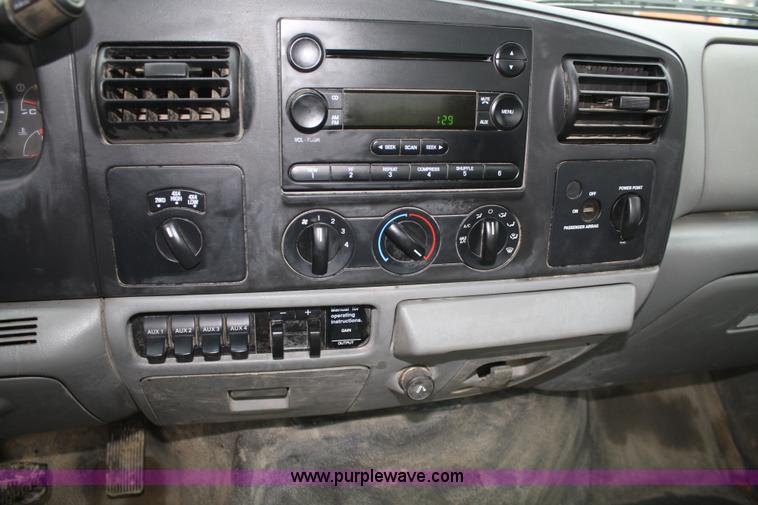 image for item A6985 2006 Ford F250 XLT Super Duty pickup truck