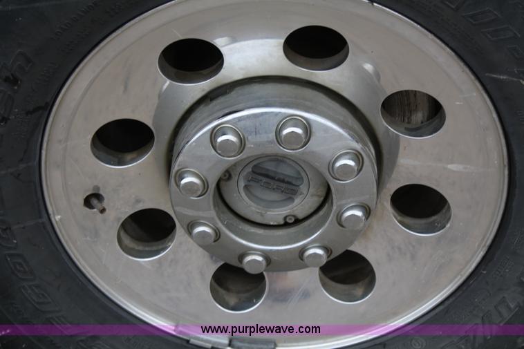 image for item A6985 2006 Ford F250 XLT Super Duty pickup truck