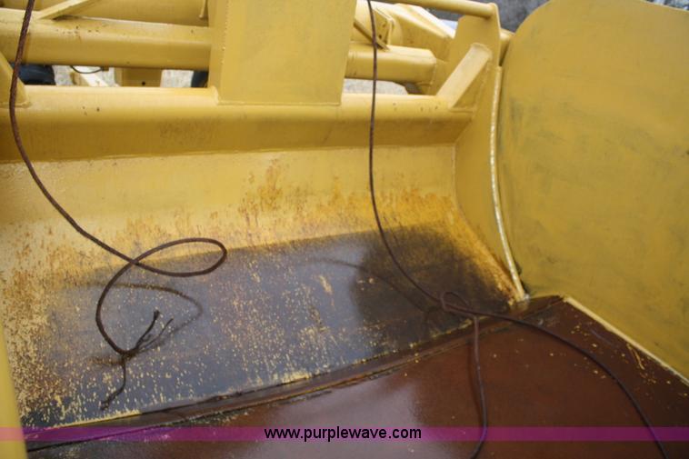 image for item A6999 Caterpillar 60 pull scraper