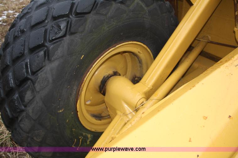 image for item A6999 Caterpillar 60 pull scraper