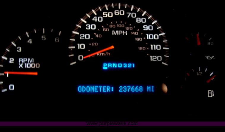 image for item B1036 2003 Chevrolet Silvrado 3500 Crew Cab dually pickup