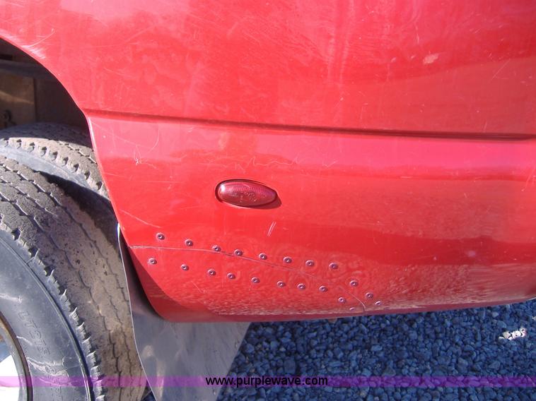 image for item B1036 2003 Chevrolet Silvrado 3500 Crew Cab dually pickup