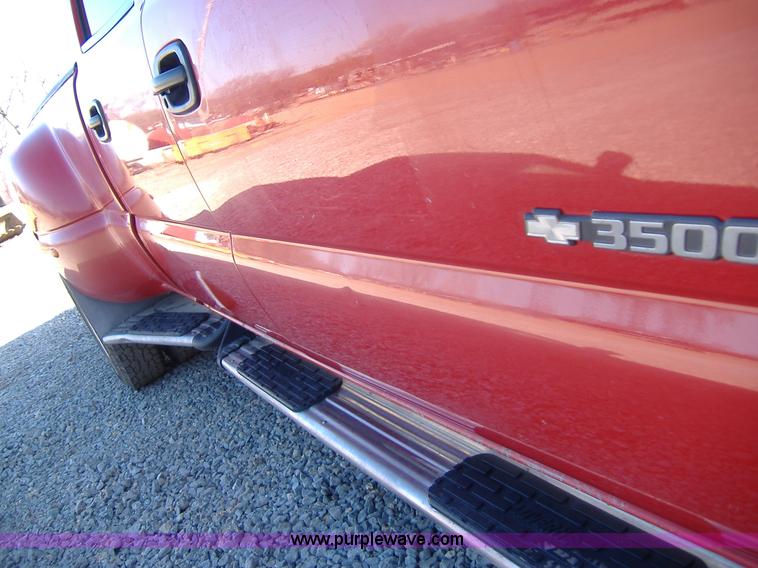 image for item B1036 2003 Chevrolet Silvrado 3500 Crew Cab dually pickup