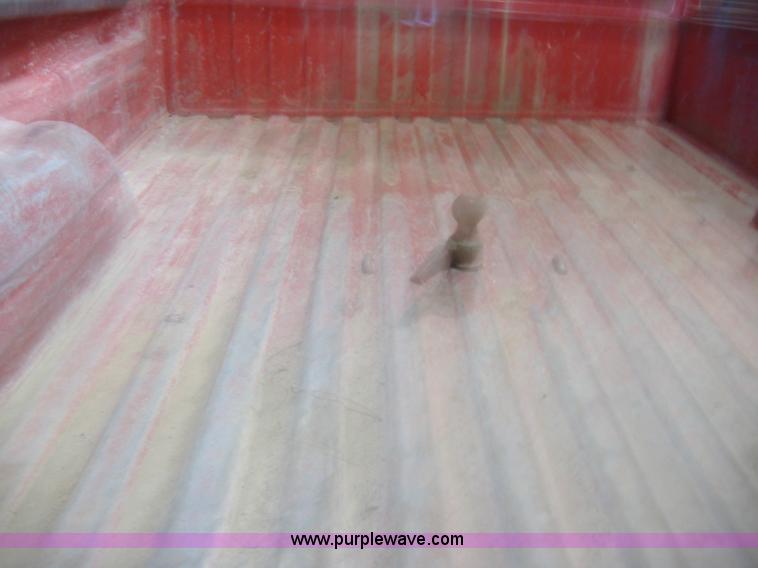 image for item B1036 2003 Chevrolet Silvrado 3500 Crew Cab dually pickup