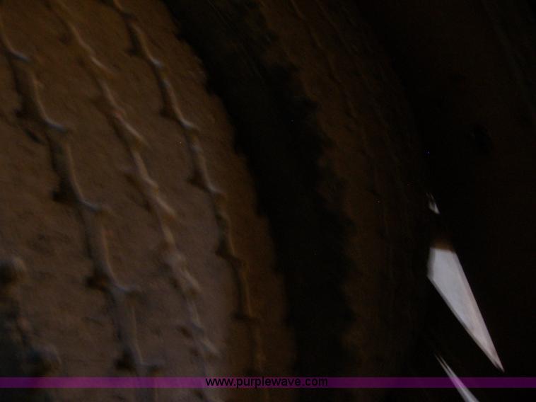 image for item B1036 2003 Chevrolet Silvrado 3500 Crew Cab dually pickup