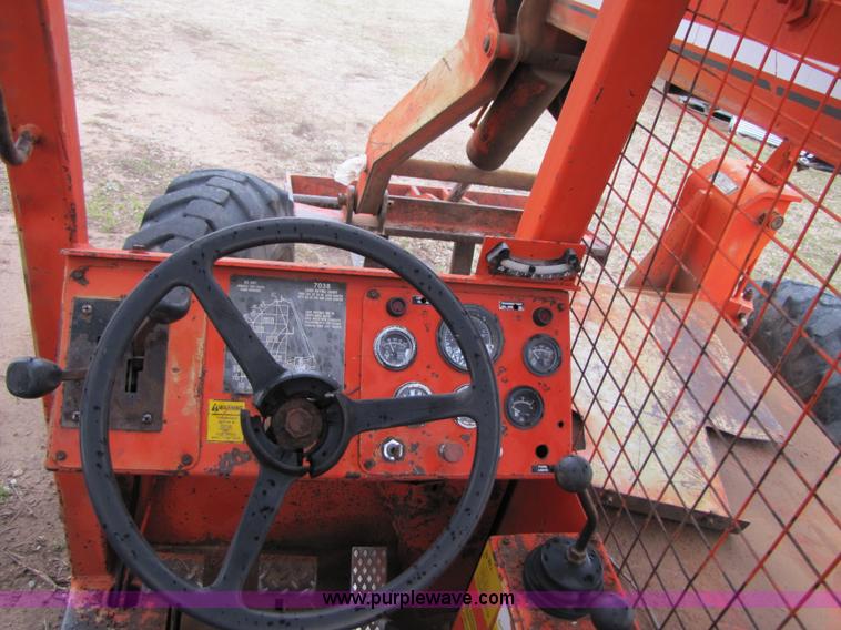 image for item B2207 SkyTrak 7038 telehandler forklift