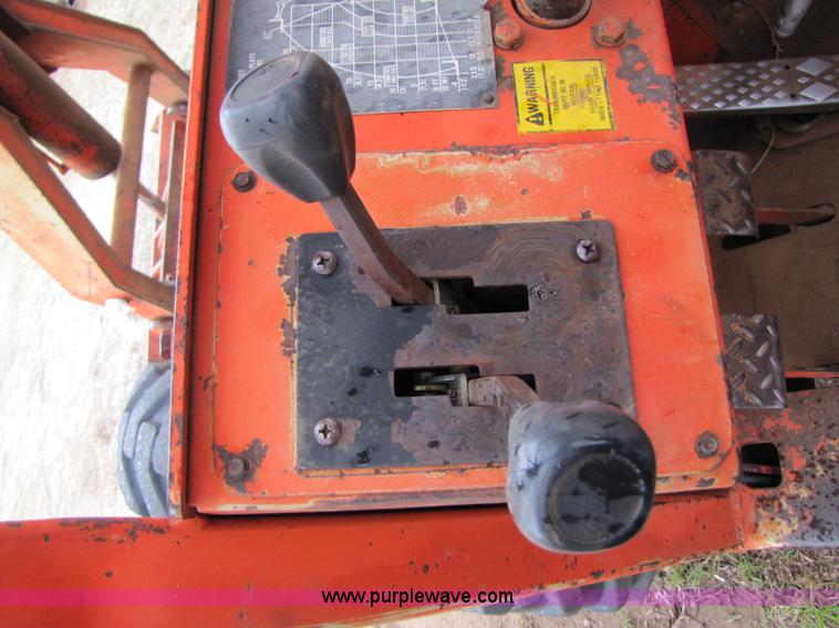 image for item B2207 SkyTrak 7038 telehandler forklift