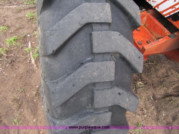 image for item B2207 SkyTrak 7038 telehandler forklift