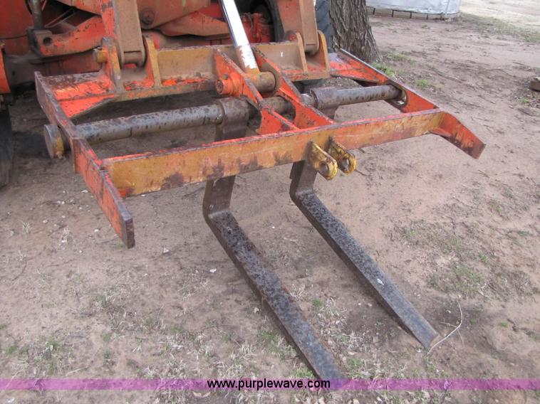 image for item B2207 SkyTrak 7038 telehandler forklift