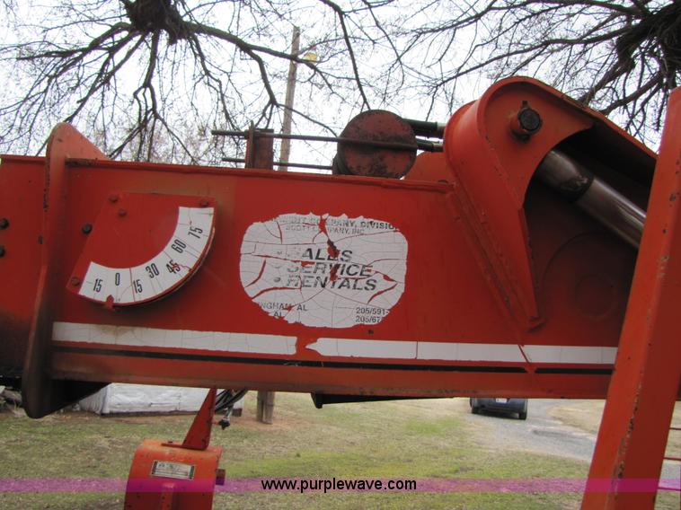 image for item B2207 SkyTrak 7038 telehandler forklift