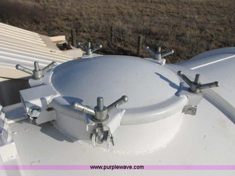 image for item B2217 2012 Western 130 barrel 40' vacuum tank trailer