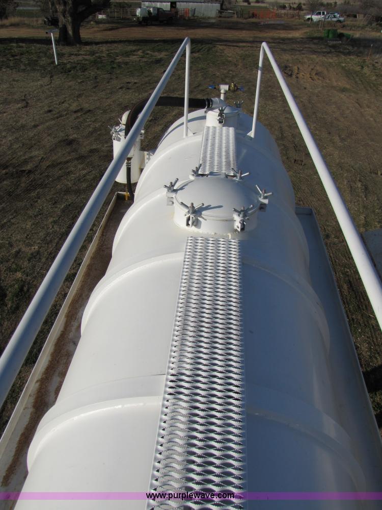 image for item B2217 2012 Western 130 barrel 40' vacuum tank trailer