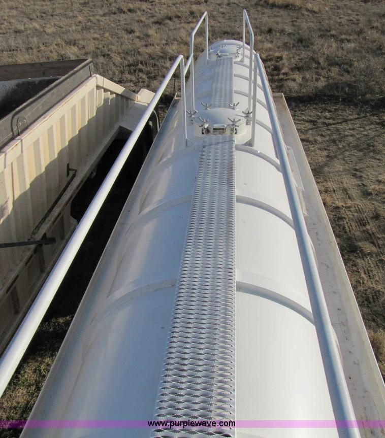 image for item B2217 2012 Western 130 barrel 40' vacuum tank trailer