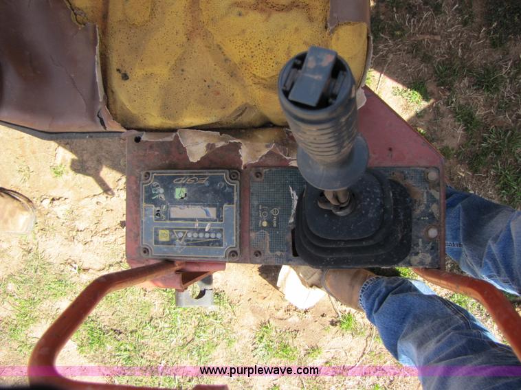 image for item B2225 2000 Ditch Witch JT920L directional drill