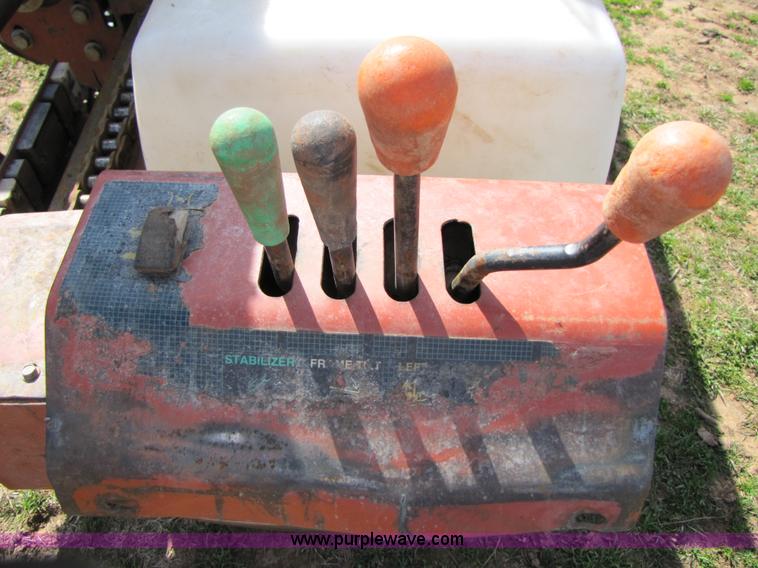 image for item B2225 2000 Ditch Witch JT920L directional drill